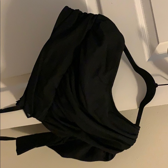 Black crop top - Picture 1 of 2